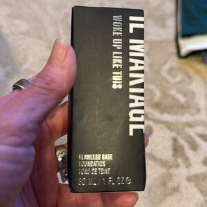 IL MAKIAGE “Woke up like this” Foundation, new sealed in box, non-smoking home